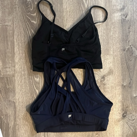Fabletics Bundle! - Picture 3 of 4